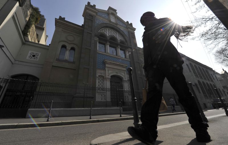 Poliţiştii italieni au arestat 16 judecători pentru legături cu mafia