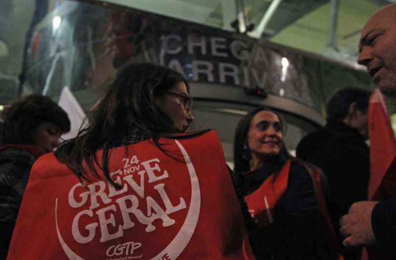 Portugalia începe să renunțe la investiții. Când să ne așteptăm la faliment?