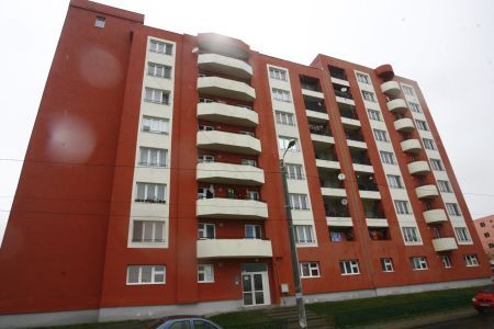Reabilitarea termică a blocurilor ar putea da jos termopanele puse individual
