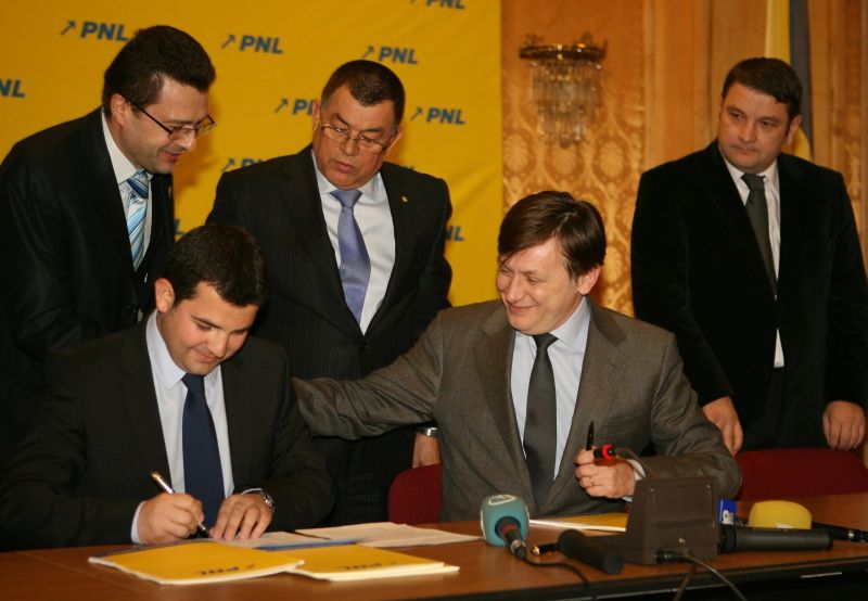 Tensiuni la Neamț între PNL și PC