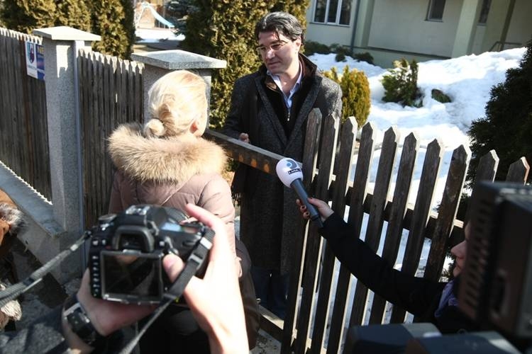 Vila "Regelui imobiliarelor", distrusă cu flexul şi barosul