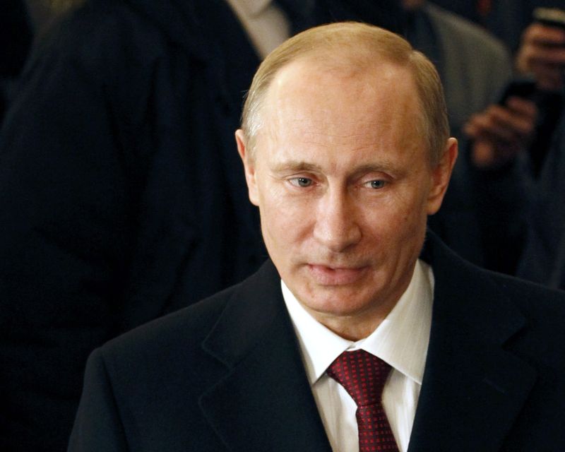 Vladimir Putin reînvie tradiţia sovietică a muncitorului emerit