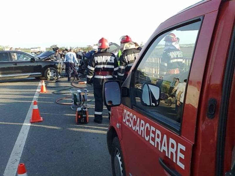 ACCIDENT. Două TIR-uri s-au ciocnit în judeţul Argeş.Traficul a fost reluat după patru ore
