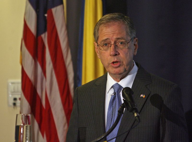 Ambasadorul SUA, Mark Gitenstein: Dacă românii cred că sistemul de achiziții publice e corupt, de ce ar avea încredere investitorii americani?