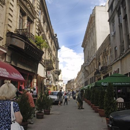 Cât de corectă este oprirea restituirii în natură a imobilelor preluate abuziv