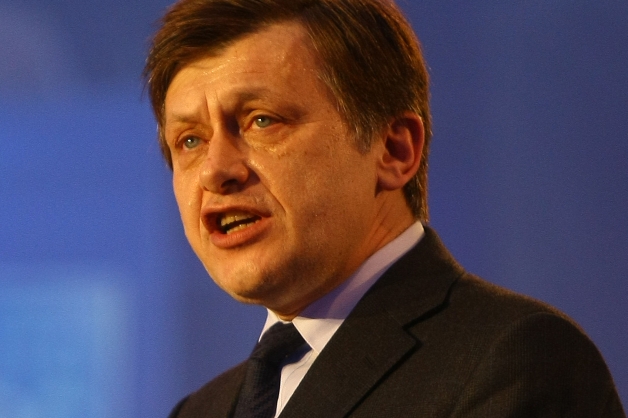 Crin Antonescu, pentru un USL neafectat de ciuma politizării: Camarazi, să fim o armată de eliberare, nu una de ocupație!