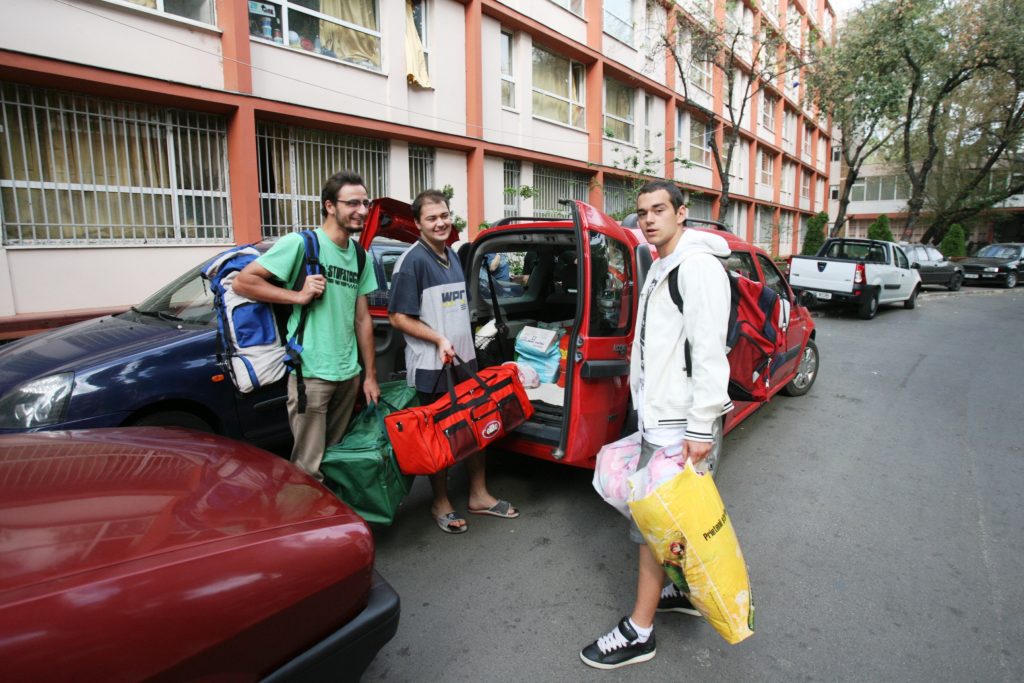 DE CE AVEM O CAPITALĂ SUPRA-AGLOMERATĂ: Provincialii caută o viață bună în București