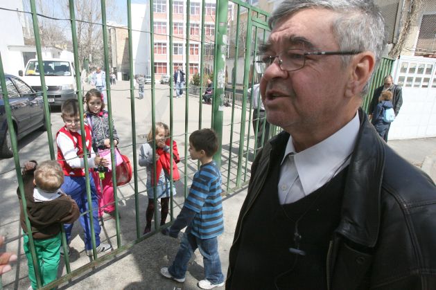 Disperaţi după şcoala germană