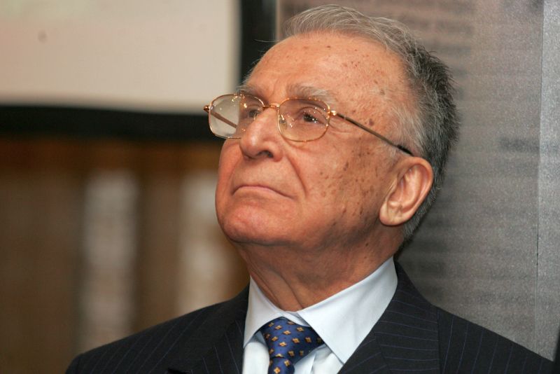 Iliescu: Deși lumea este mai bogată, foametea, sărăcia şi şomajul sunt mai prezente ca oricând