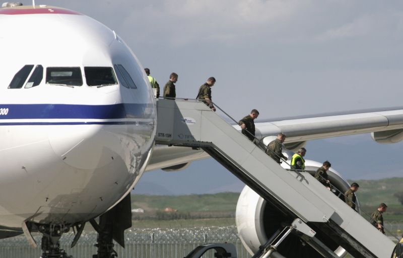 NATO a trimis întăriri în Kosovo, în preajma alegerilor generale din Serbia