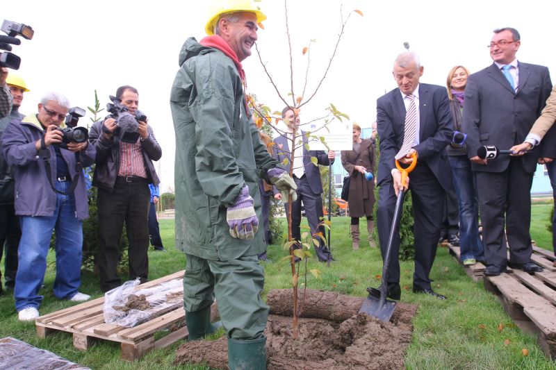 Oprescu nu a avut bani de case, dar a cumpărat ceasuri aurite