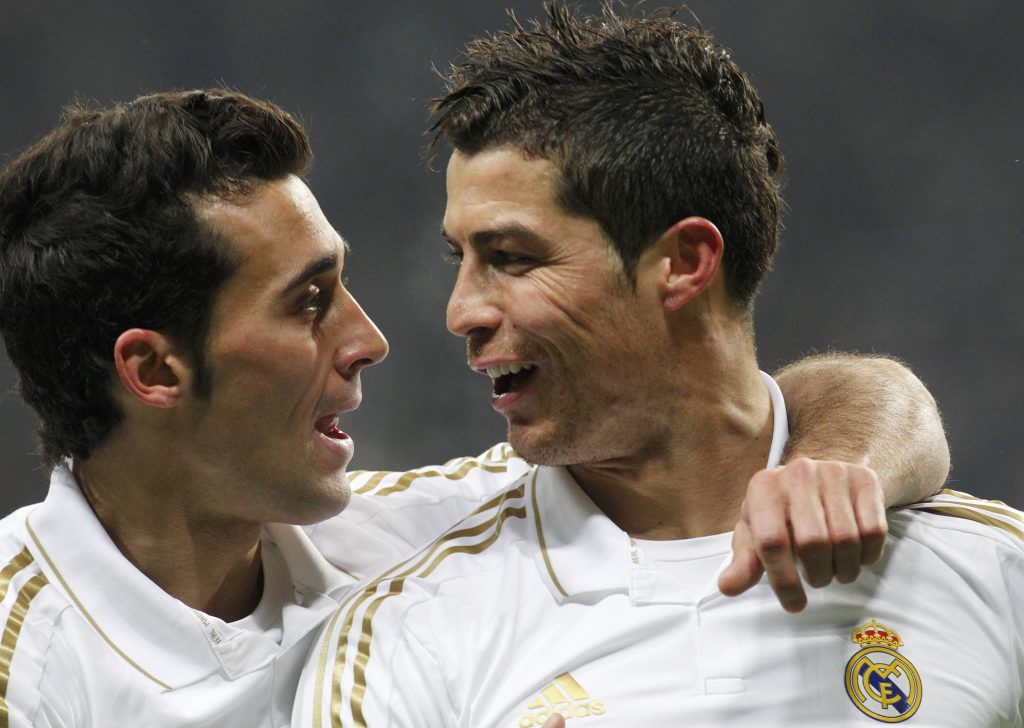 Real Madrid a dat recital cu Osasuna, Barcelona ține aproape