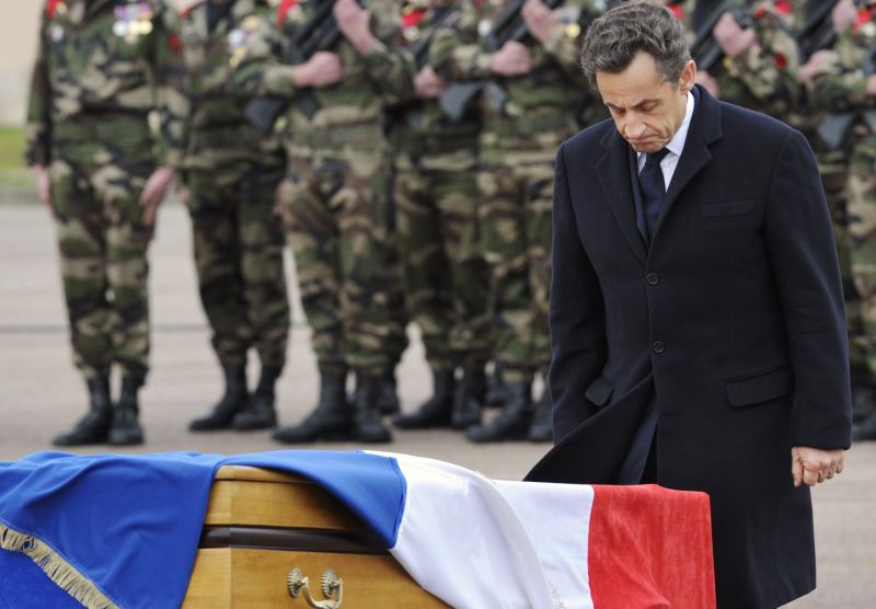 Sarkozy, acuzat că îşi face campanie electorală prin raiduri regizate împotriva militanţilor islamişti
