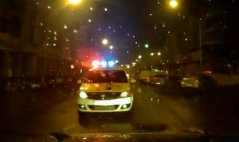 Șofer reținut după ce a îmbrâncit un polițist