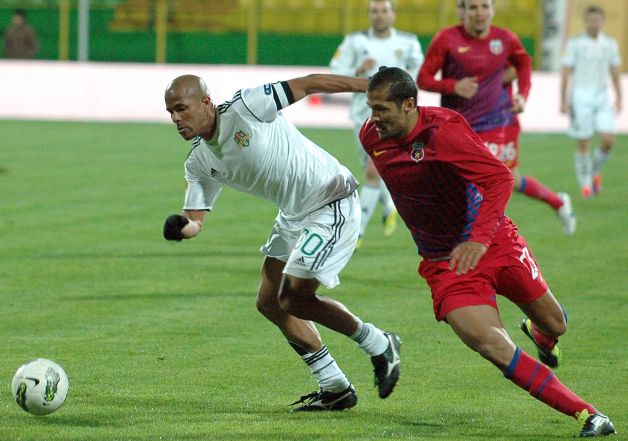 Steaua, pusă pe butuci de Wesley