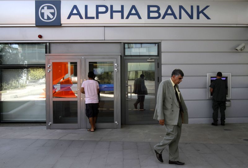 SURPRIZĂ: Alpha Bank vinde o parte din business-ul din zonă. VEZI ce va face în România