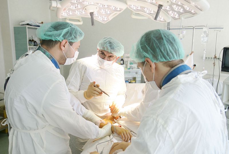 The Independent: Copii lăsaţi să moară în România pentru că medicii refuză să-i trateze fără şpagă