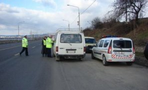 TRAFIC ÎNTRERUPT. Dâmboviţa: podul de peste râul Argeş, în reparaţii