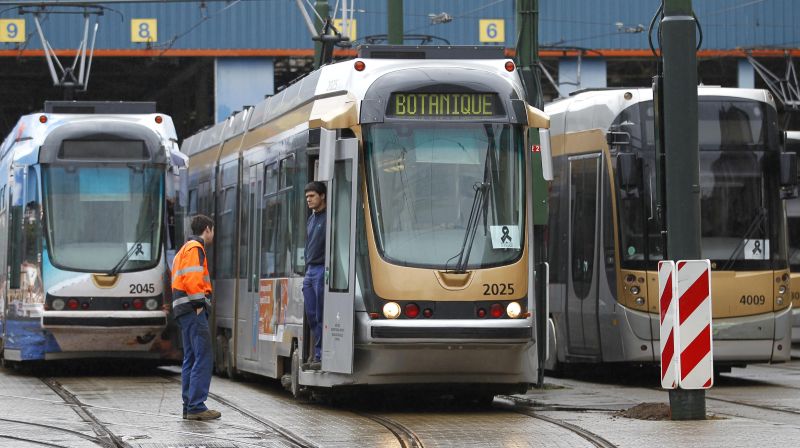 Transportul în comun din Bruxelles, supendat pentru a patra zi după ce un angajat a murit în urma unei agresiuni în trafic