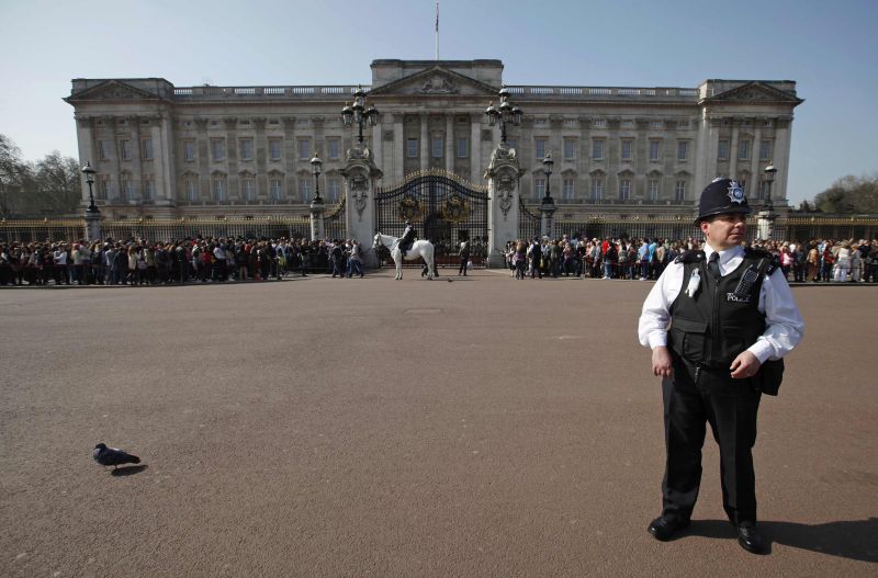 Un român, condamnat la închisoare la Londra pentru insulte și agresiuni
