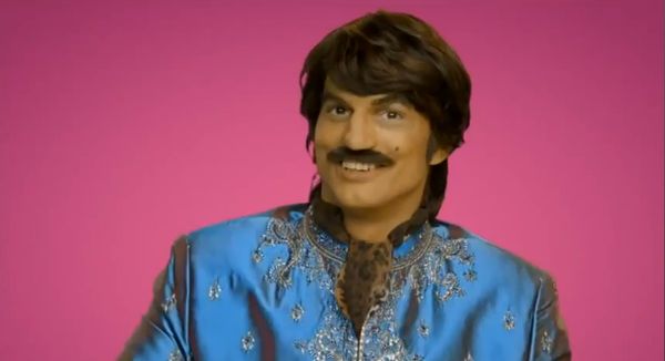 Ashton Kutcher, într-o reclamă interzisă | VIDEO