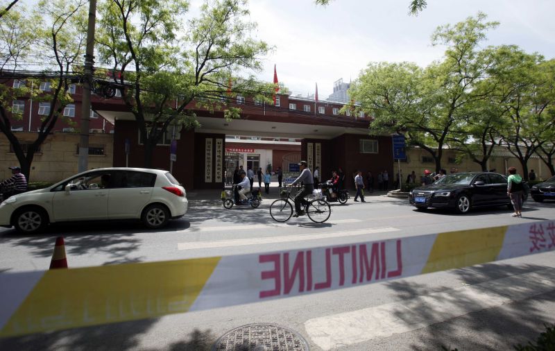 Disidentul chinez orb s-a răzgândit: nu mai vrea să rămână în China, cere azil politic în SUA | VIDEO