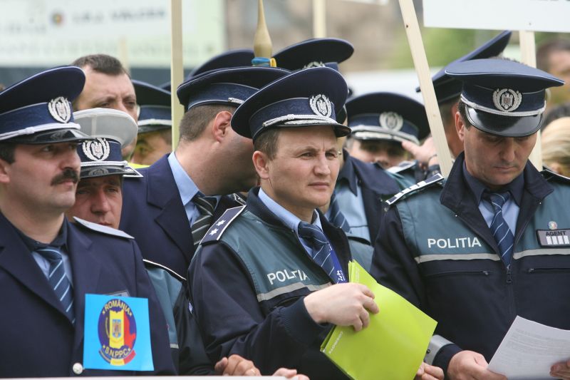 Doar zece poliţişti din Bucureşti ştiu limba spaniolă. Euskera - niciunul!