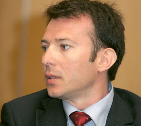 Florin Cîţu, economist: Majorarea salariilor nu ajută creşterea economică