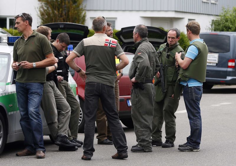 Germania: Un licean a tras cu arma în școală, poliția îl caută pe fugar