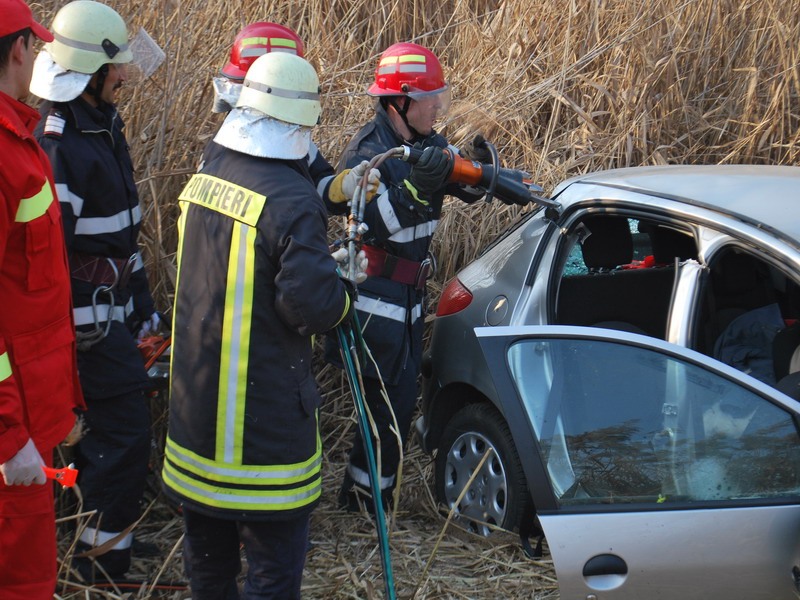 IMPACT MORTAL PE DN13. Un om şi-a pierdut viaţa pe şoseaua dintre Braşov şi Sighişoara