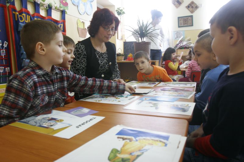 Ministrul Educaţiei dă drumul la robinetul fraudei