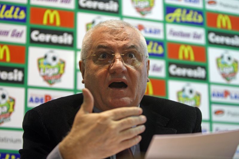 Mitică Dragomir: "S-a făcut o greşeală că nu s-au adus arbitri străini la meci"