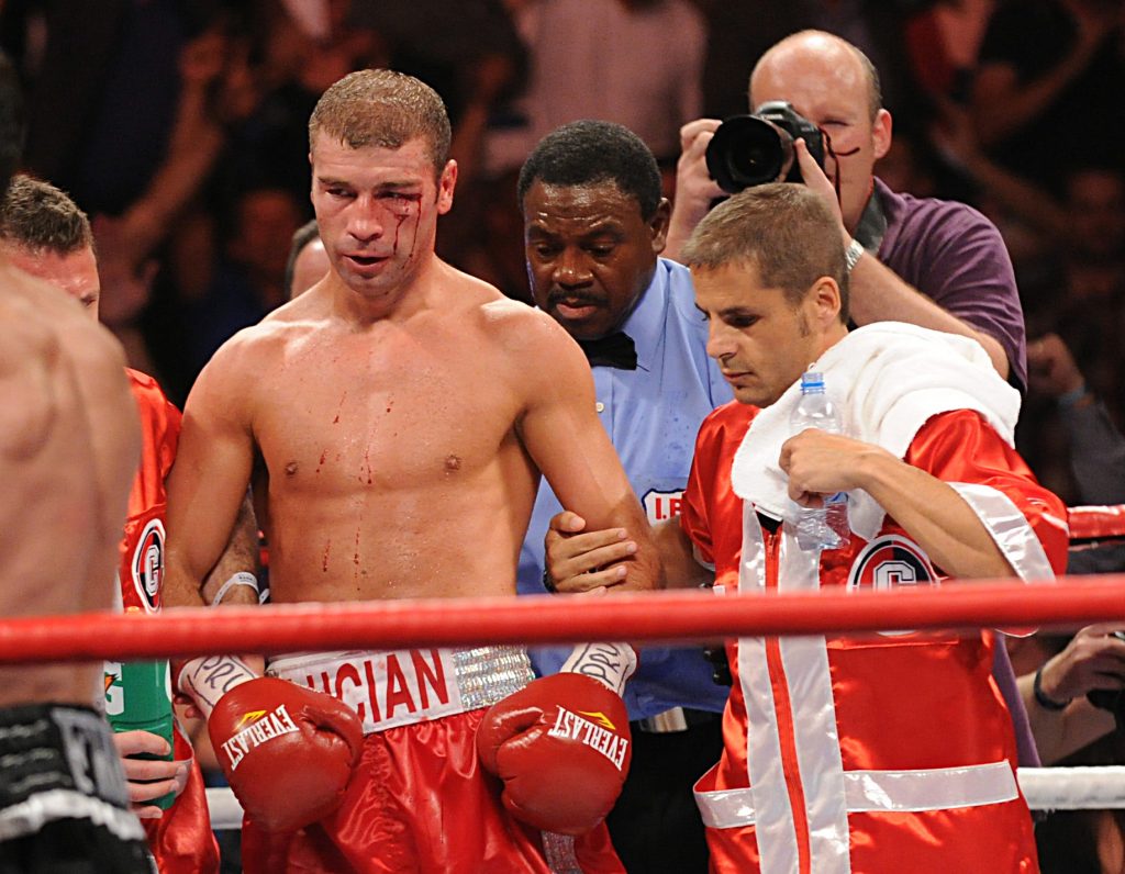 Momentul crucial al luptei Bute-Froch din repriza a treia: i-a fost frică românului sau a primit o tactică greșită? VIDEO