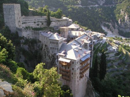 Muntele Athos vrea sub oblăduirea Rusiei