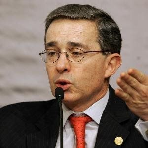 Poliția argentiniană a dejucat un atentat cu bombă care îl viza pe fostul lider columbian Alvaro Uribe