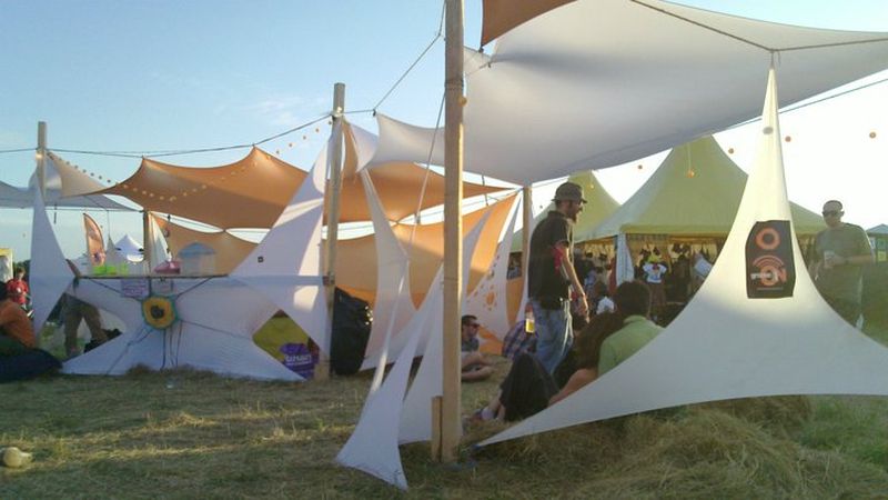 Scene pentru DJ şi fanii reggae la B'ESTFST Summer Camp