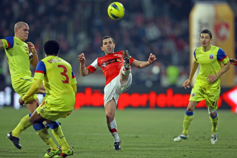 Se coace blatul la Dinamo - Steaua?