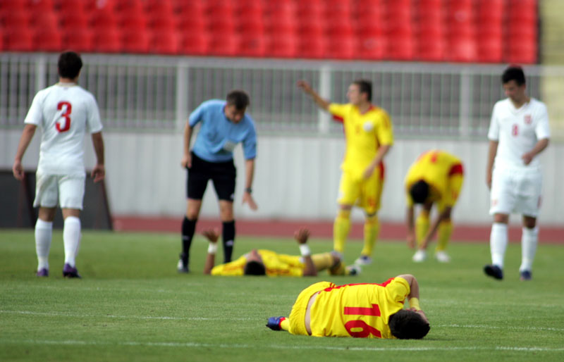 SERBIA - ROMÂNIA 3-0. Tineretul tricolor, măcelărit de arbitri și de propria prostie!