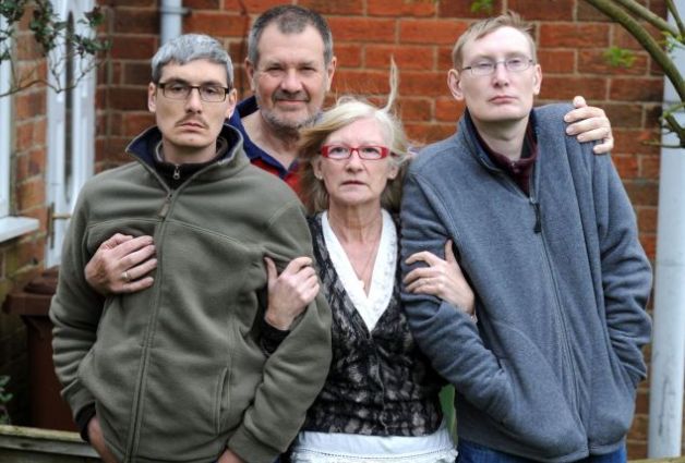 "Sindromul Benjamin Button". Povestea fraților care au redevenit copii