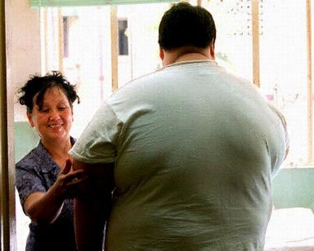 STUDIU. Aproape jumătate din populaţia unei singure ţări va suferi de OBEZITATE până în 2030
