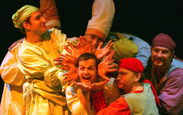 Teatrul Naţional reia spectacolele de matineu