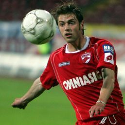 Un fotbalist de la Dinamo fumează două pachete de țigări pe zi! Și nu e Moți!