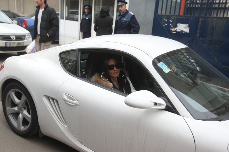 Vrăjitoarele au fost trimise în judecată. Listă incredibilă de VIP-uri care au apelat la Vanessa şi Melissa