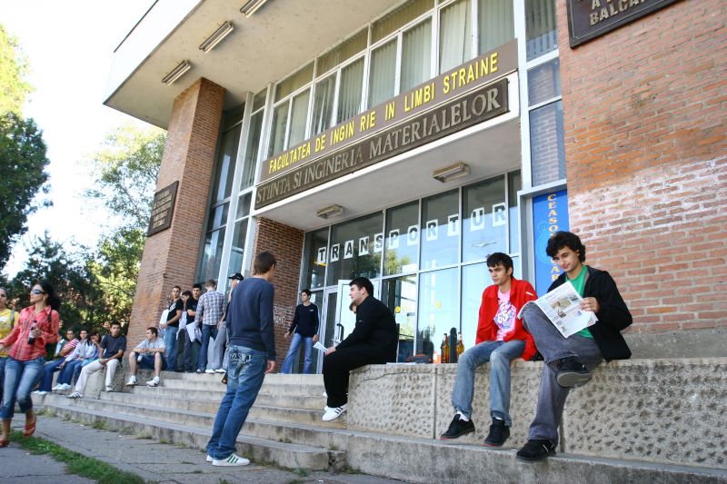 Admitere 2012. Bătaie pe locurile de la buget: gratuitate pentru 62.000 de studenţi