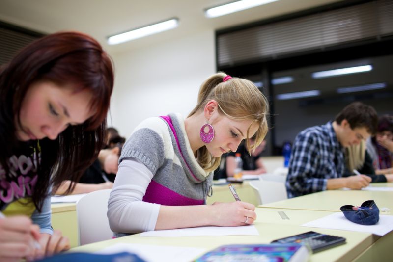 Admitere 2012. Noutăţile anului: granturi de studii şi admitere după reguli mai dure