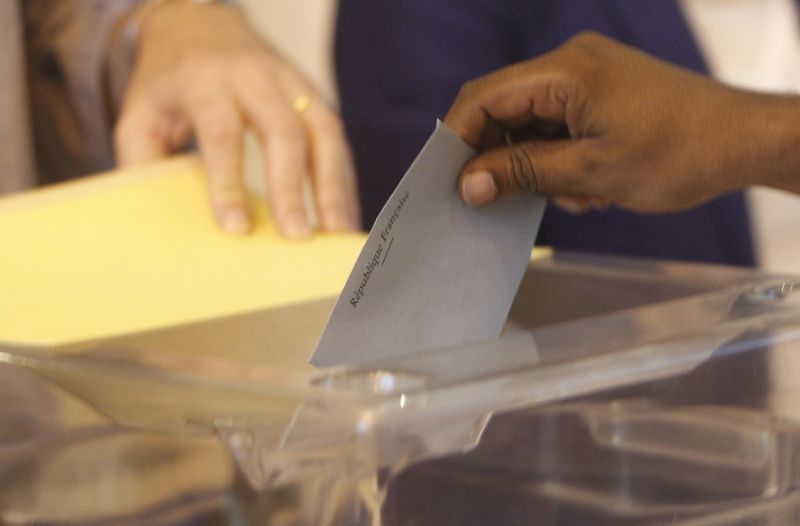 ALEGERI LOCALE 2012: Peste 320 de incidente la vot. Argeş, Bucureşti şi Dâmboviţa, în top