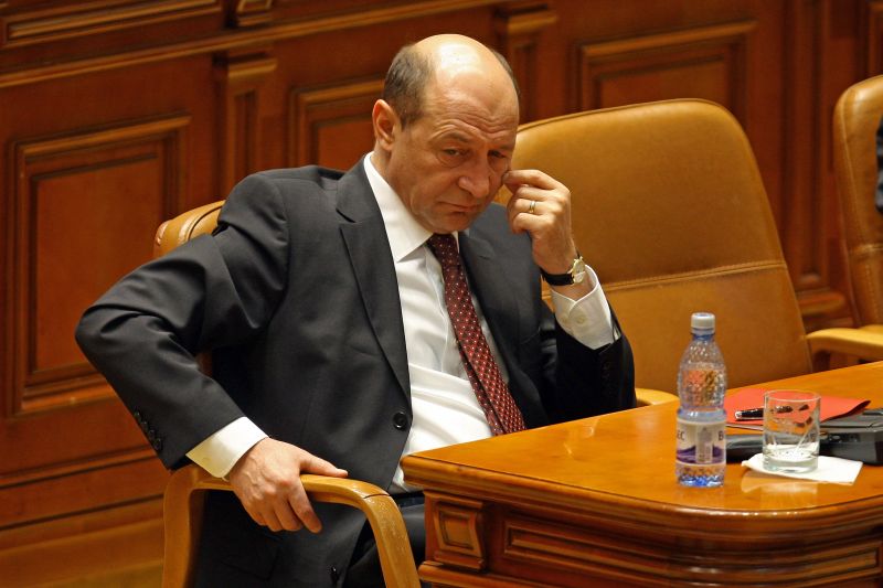 Băsescu a sesizat Curtea Constituţională pe tema conflictului cu Ponta