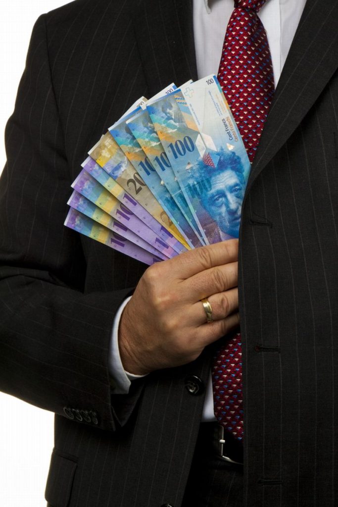 Cum te protejezi de criză. TOP 5 investiţii în cazul prăbuşirii zonei euro