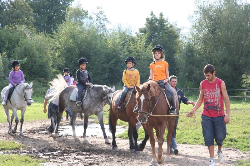 Distracţii în Vacanţa Mare: tabere de creaţie, călărie, teatru