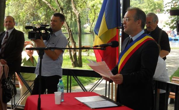 Emil Boc a oficiat prima căsătorie în calitate de primar al Clujului (VIDEO)